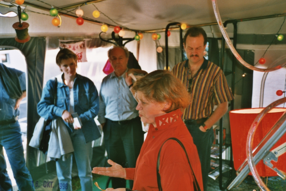 Die message salon Ferienkolonie, Führung mit Agathe Nisple, message salon Wohnwagen, Appenzell