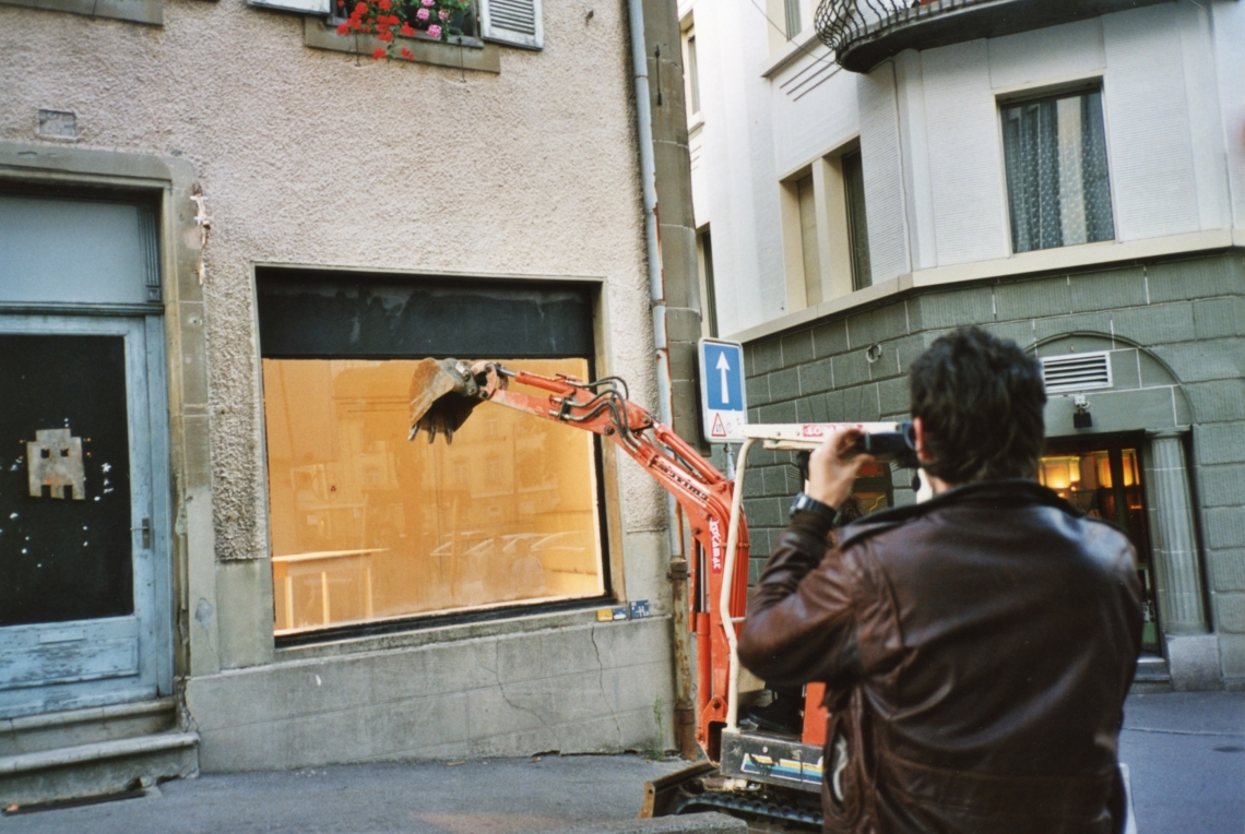 message salon und CAP präsentieren Kerim Seiler "sich freibaggern", PAC / CAP, Fribourg 