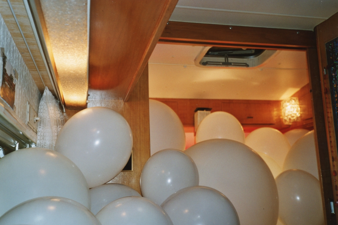 message salon caravan – special snackbar mit Lutz & Guggisberg "too much everything No. 3", Fri-Art Kunsthalle Fribourg