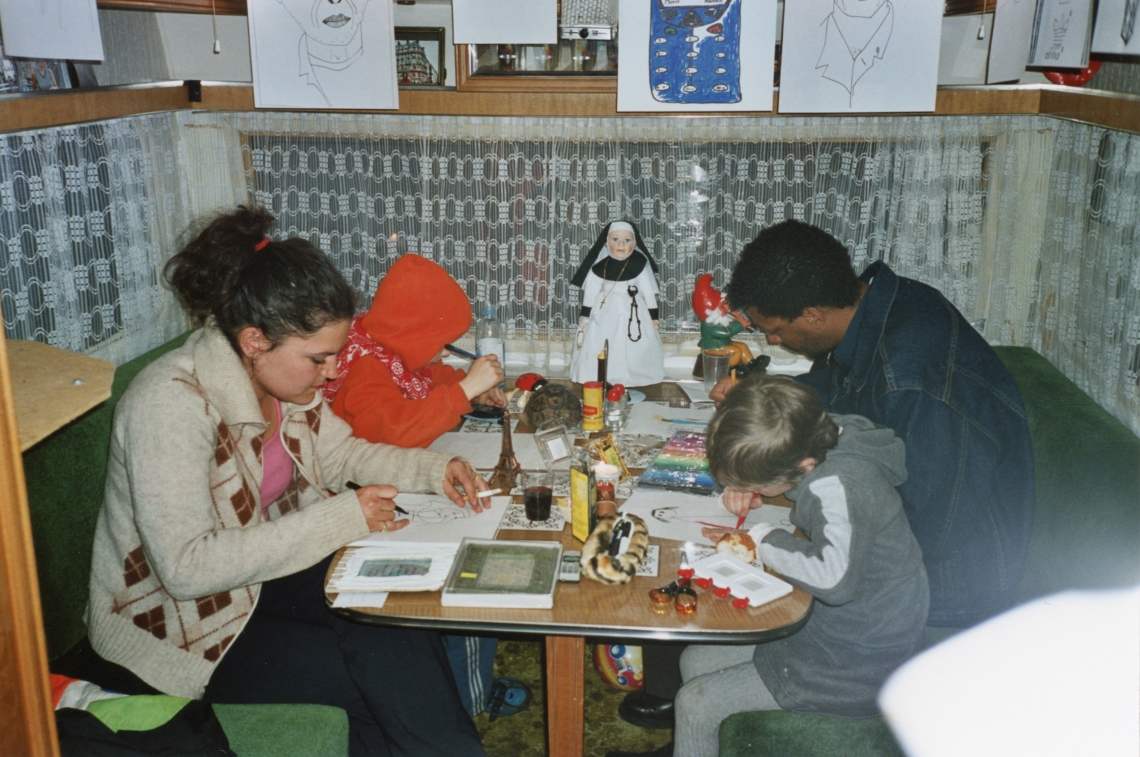 Esther Eppstein "message salon caravan", Vernissage, Zeichnungsworkshop mit Susann Walder, Fri-Art Kunsthalle Fribourg