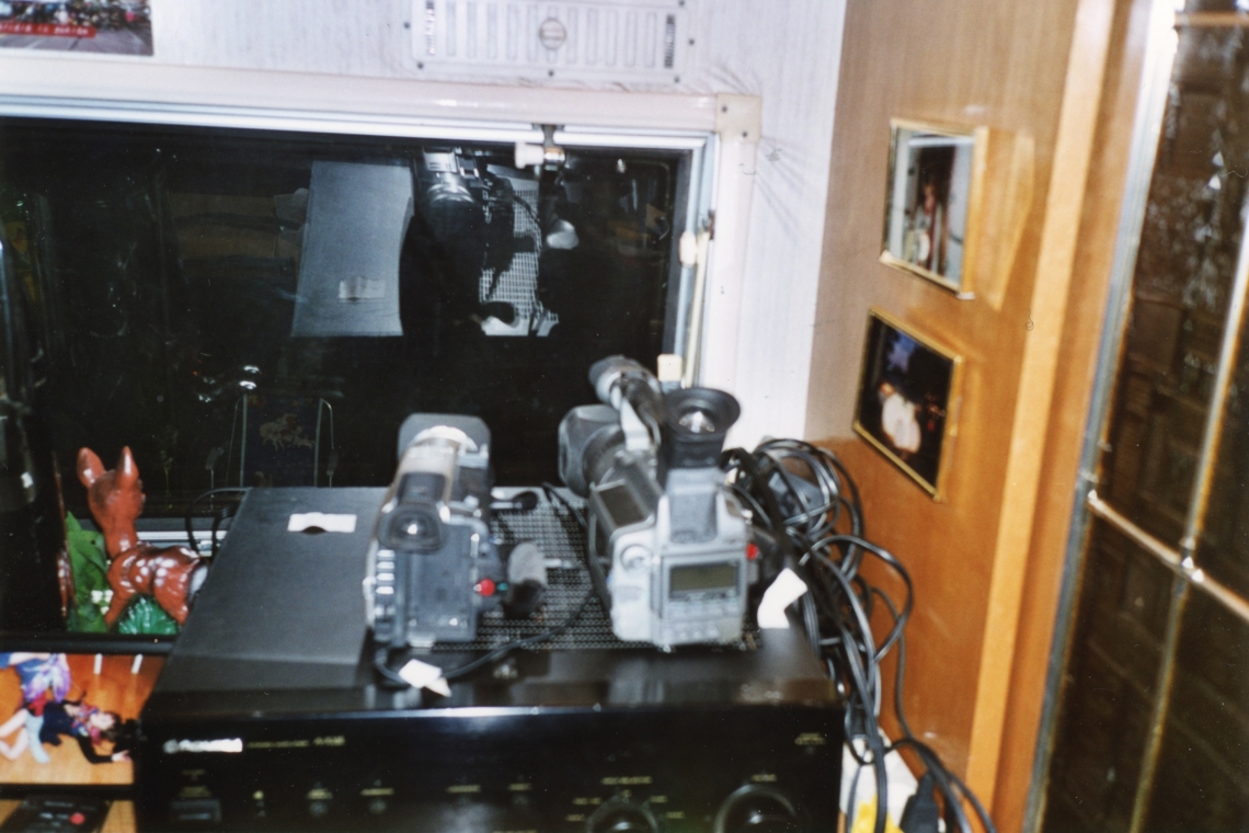 Esther Eppstein "message salon caravan", Vernissage, Franziska Koch "Take 1", Videoprojektion, Fri-Art Kunsthalle Fribourg