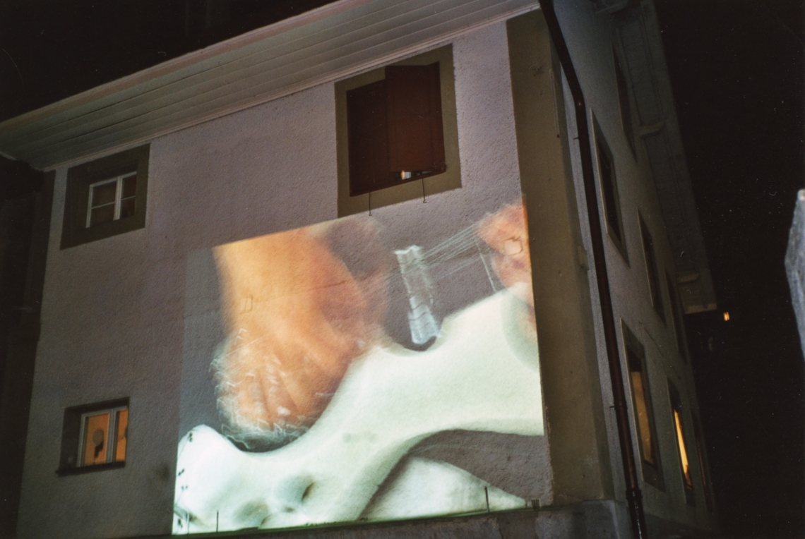 Esther Eppstein "message salon caravan", Vernissage, Franziska Koch "Take 1", Videoprojektion, Fri-Art Kunsthalle Fribourg