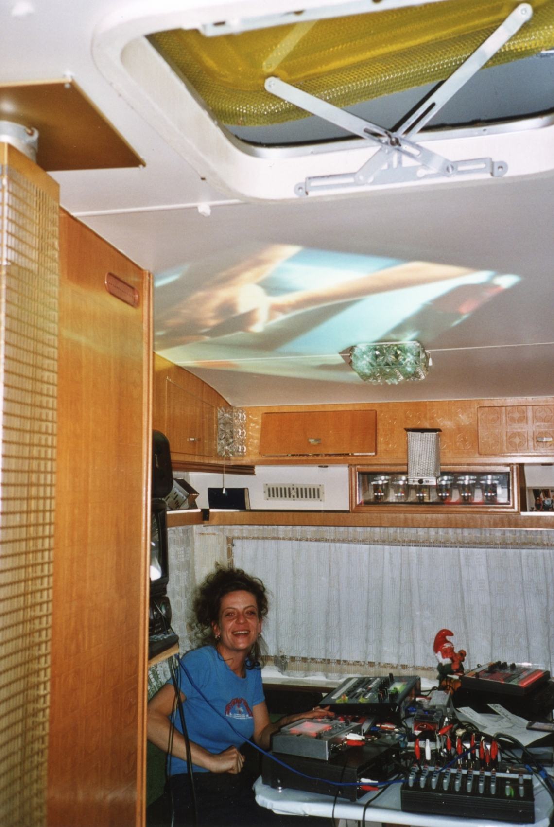 message salon caravan – special snackbar mit Zor-el und Zalura, Letykuva, Penny "Big Bug", Fri-Art Kunsthalle Fribourg