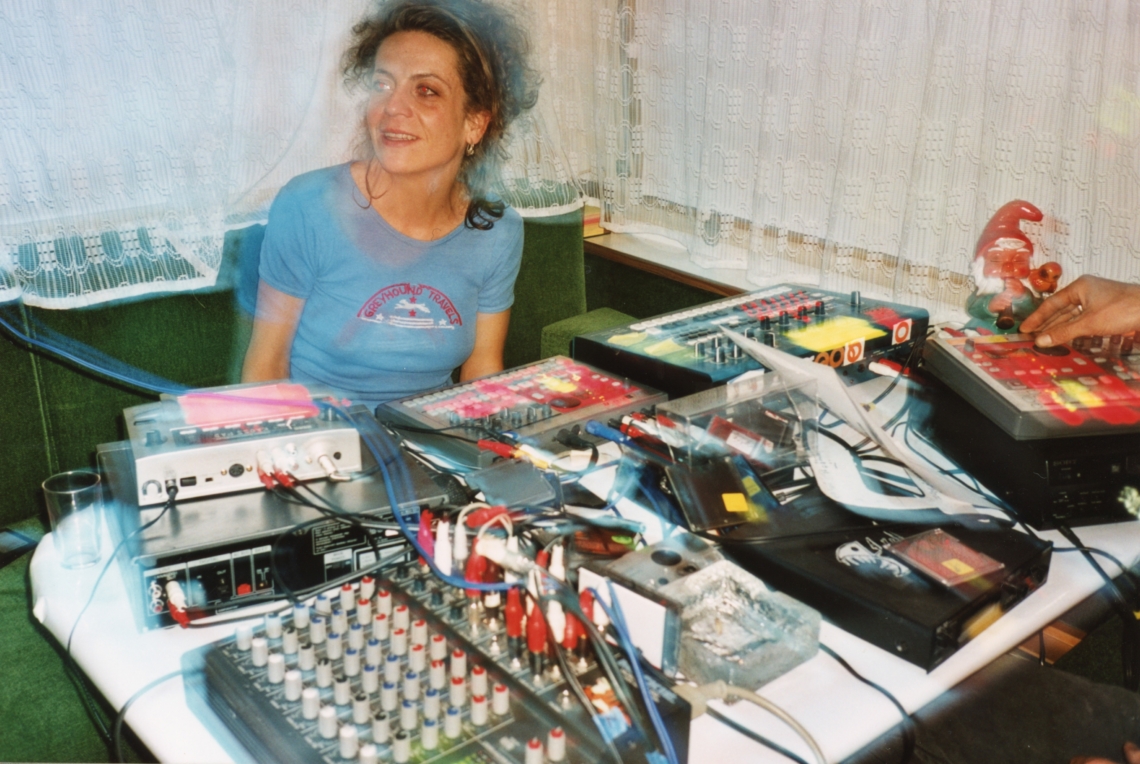 message salon caravan – special snackbar mit Zor-el und Zalura, Letykuva, Penny "Big Bug", Fri-Art Kunsthalle Fribourg