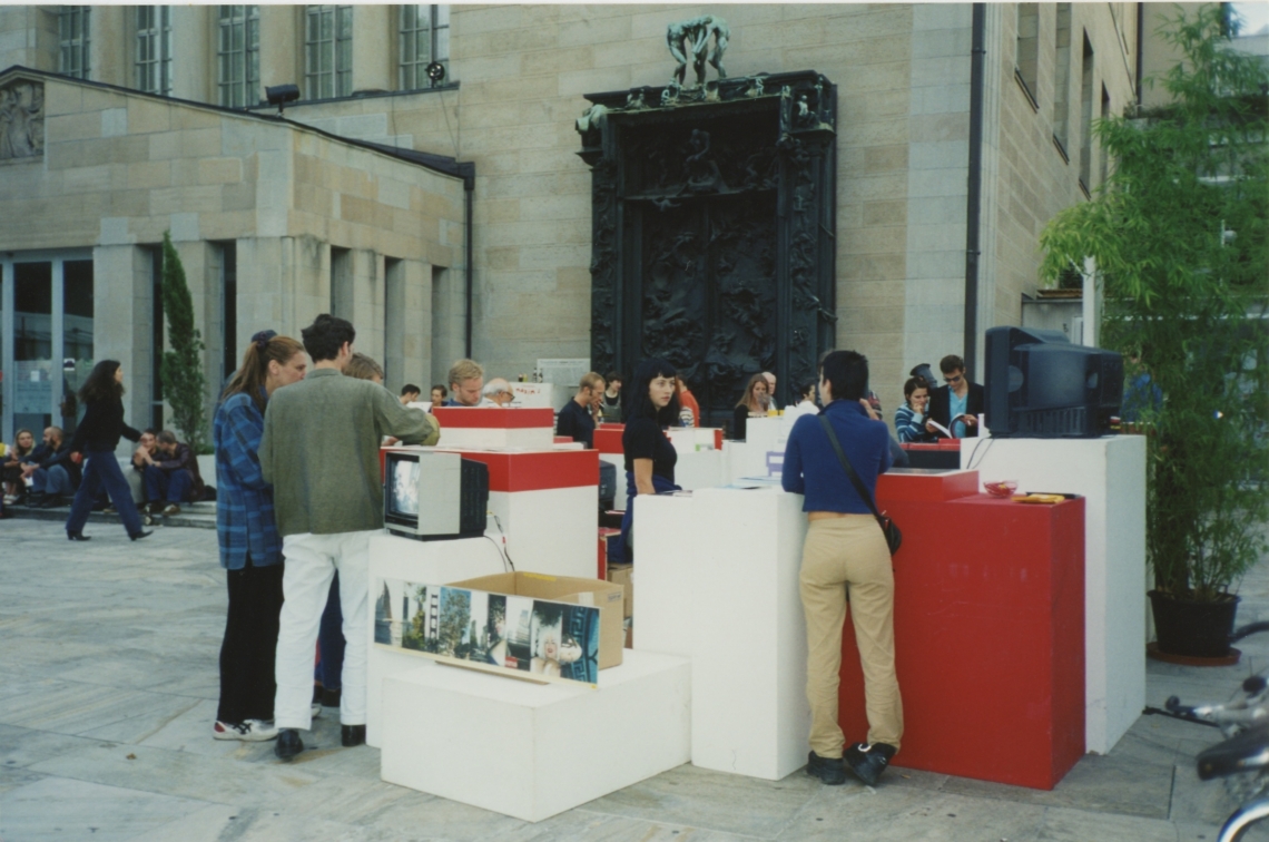 Vernissage message salon Publikation und message salon Museumsshop 23.8.98, Kunsthaus Zürich 