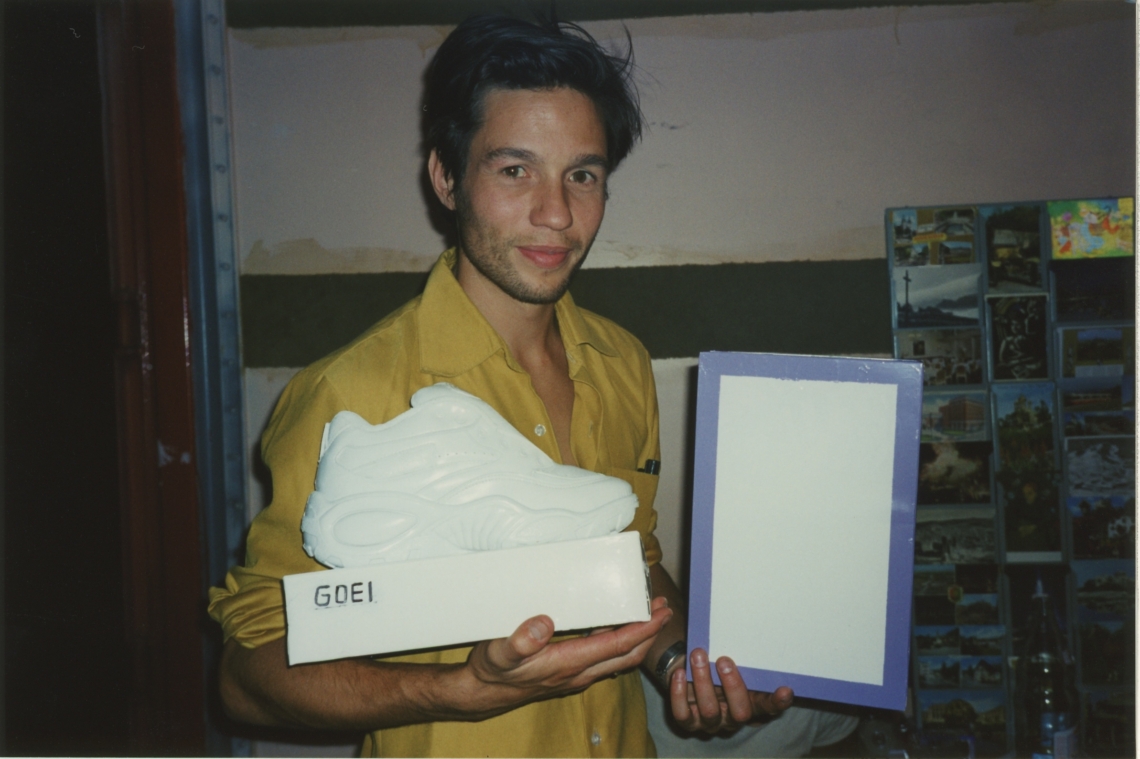 Laurent Goei im Empfangsbüro, message salon Museumsshop, Kunsthaus Zürich