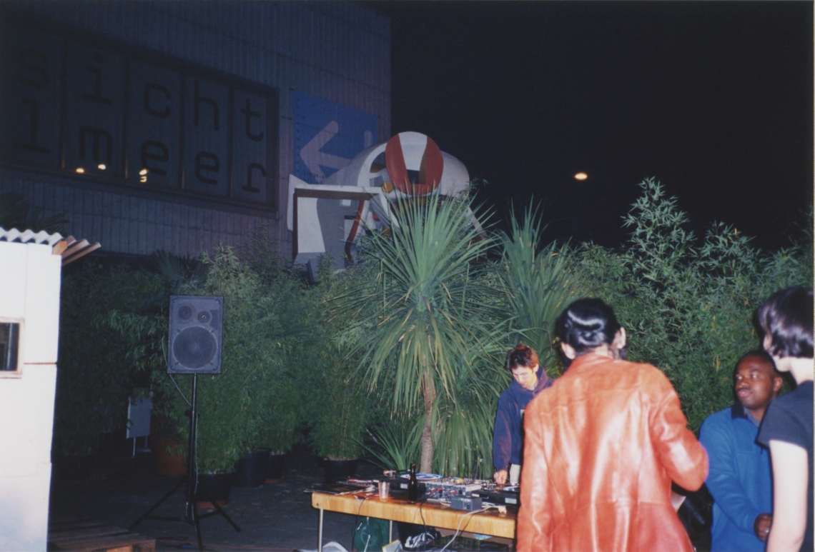 Vernissage message salon Publikation und message salon Museumsshop 23.8.98, mit DJ Alexis, Kunsthaus Zürich 