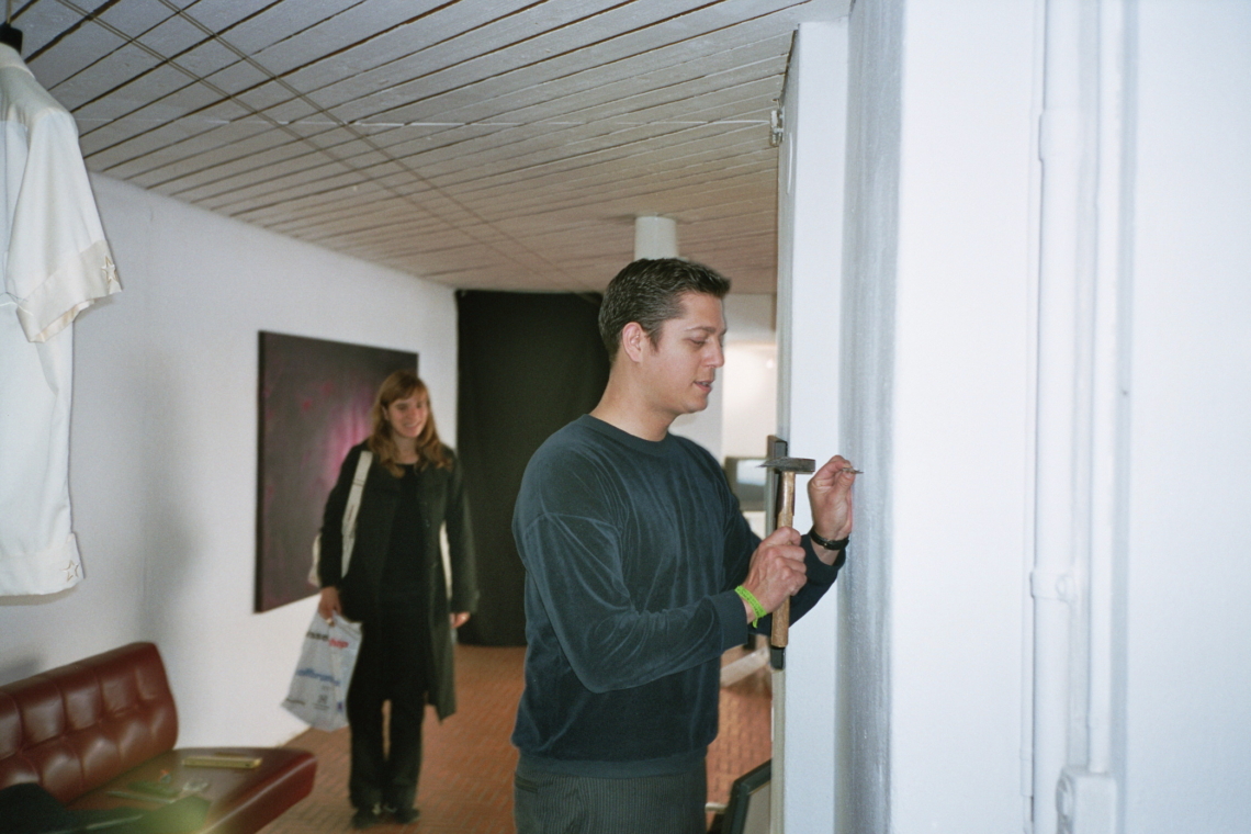 Nils Nova "sunset motor", exhibition setup, message salon Rigiplatz, Zurich