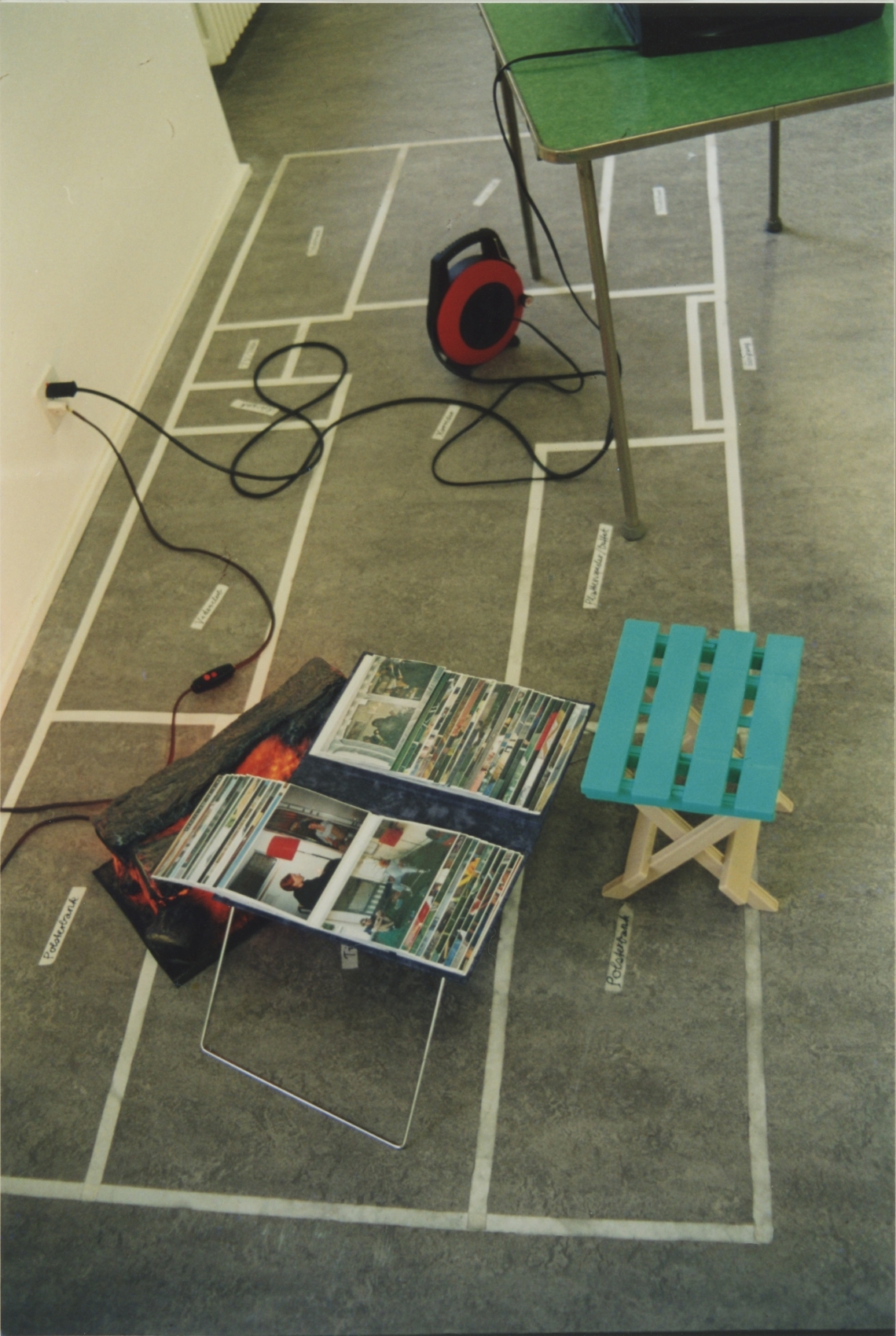 Esther Eppstein "ein Camping lang message salon", städtische Werk- und Atelierstipendien, Helmhaus, Zürich