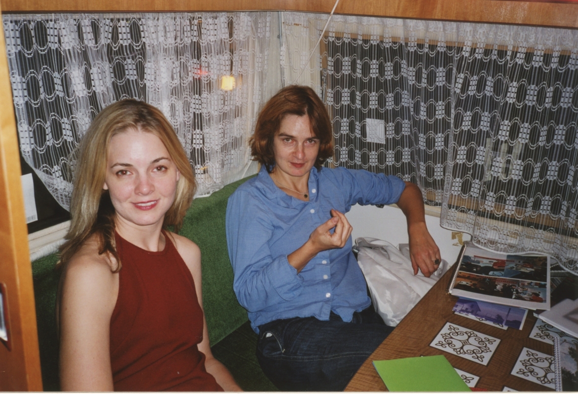 EEsther Eppstein "message salon Wohnwagen 1998–2000", Vernissage, BüroFriedrich, Berlin