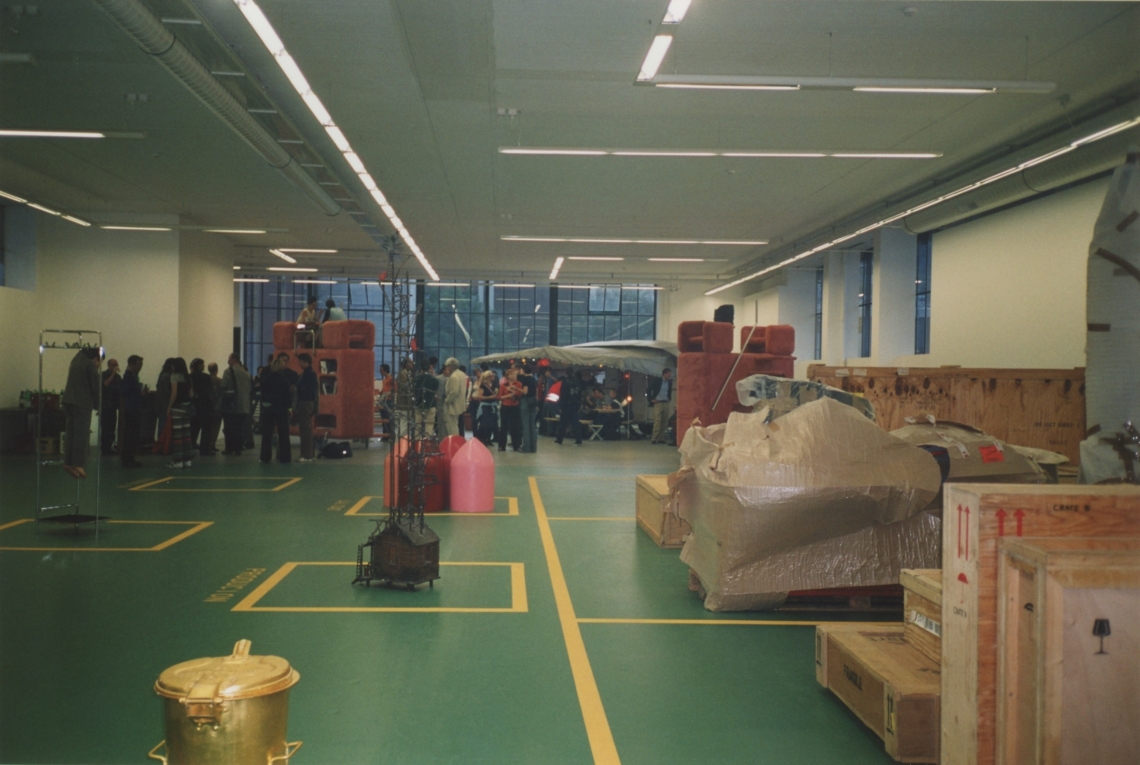 Esther Eppstein "message salon Wohnwagen", Vernissage "Let's be friends", Migros Museum Zürich