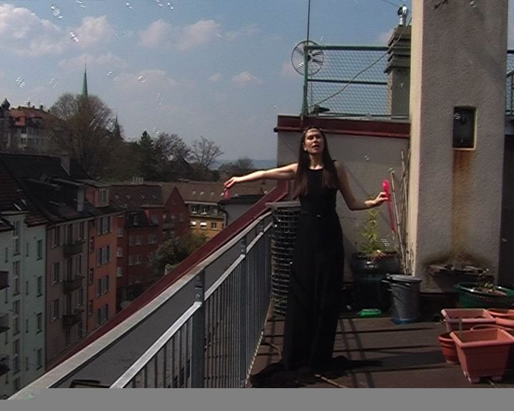 Maria Pomiansky "Sunny from inside to outside", 2005, Film still