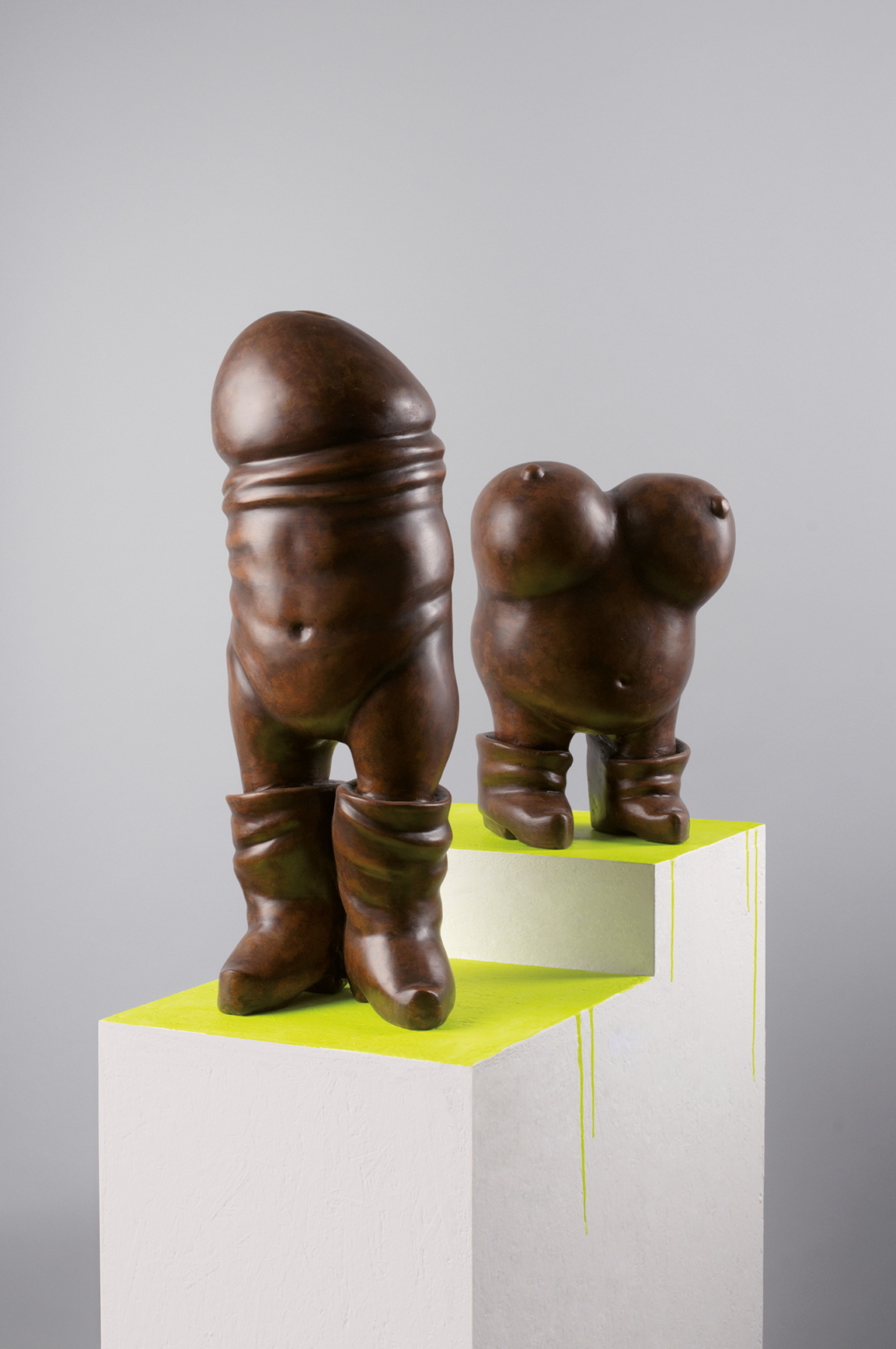 Mickry 3 “Schwanzkopf, Ohne Titeln", Ytong, Acryl, Foto Mickry 3 
