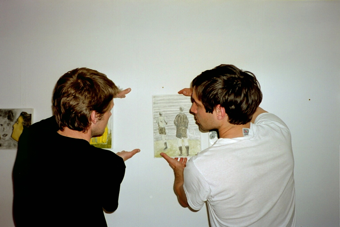 David Chieppo und Sergei Nikokoshev, Aufbau der Ausstellung "Transitional Report",  message salon Rigiplatz, Zürich