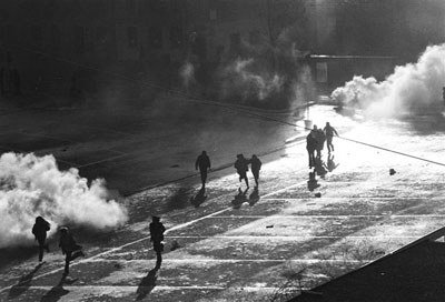 Demo und Stürmung des Autonomen Jugendzentrums AJZ am Weihnachtstag.
Limmatstrasse 18–20, Zürich, 1980
