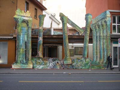 Ruine ruiniert, Perla-Mode an der Langstrasse, 22. September 2007