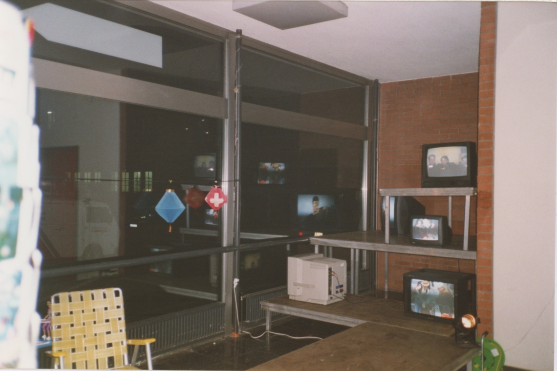 Die kleine message salon Nachtboutique, Esther Eppstein "message salon Fotoband" VHS Publikation 1998, Löwenbräuareal Zürich