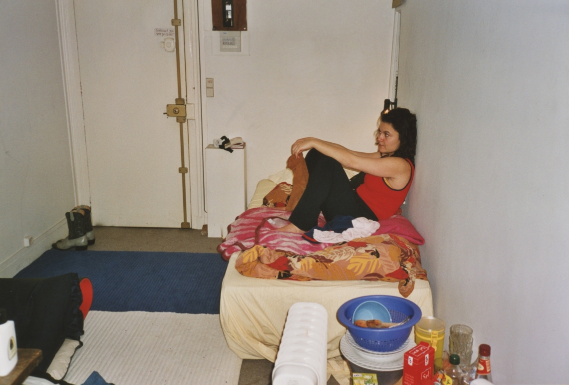 message salon in Paris, Selina Trepp im kleinen Gästezimmer, Centre Culturel Suisse