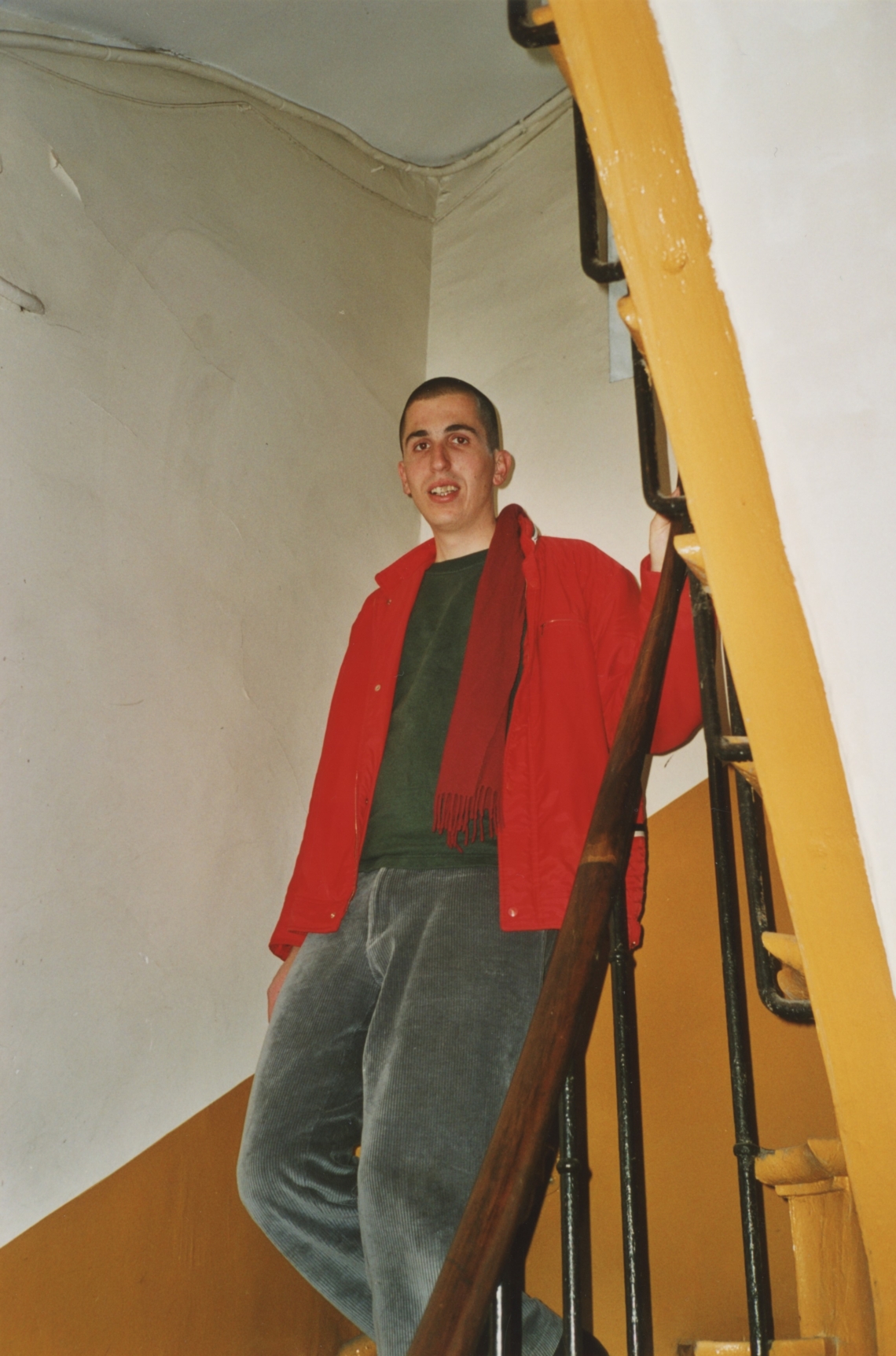 message salon in Paris, San Keller auf der Treppe zum kleinen Gästezimmer, Centre Culturel Suisse