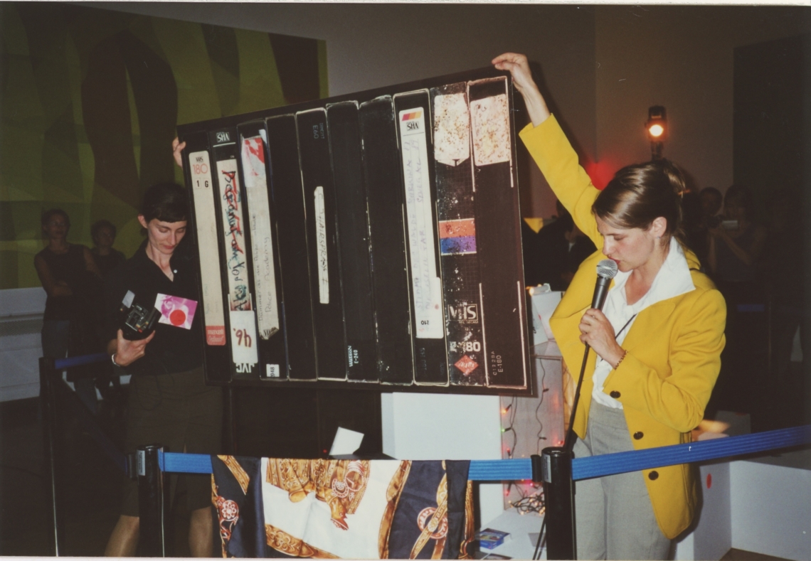 message salon "The Price of Art" prize draw, hosted by Sandra Künzi, Kunsthalle Basel