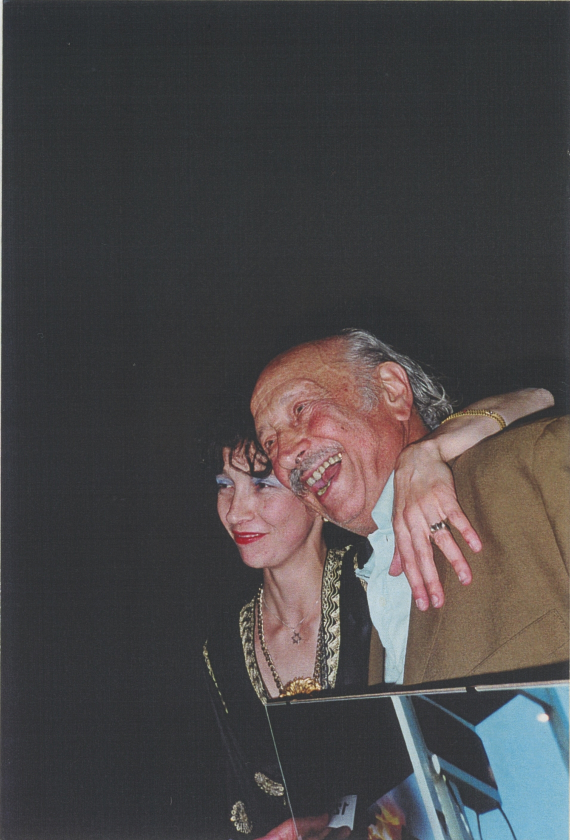 message salon "The Price of Art" – Esther Eppstein congratulates the lucky winner! Kunsthalle Basel