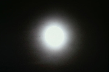 Nils Nova "Moon & Sun, on & off", video still 2004