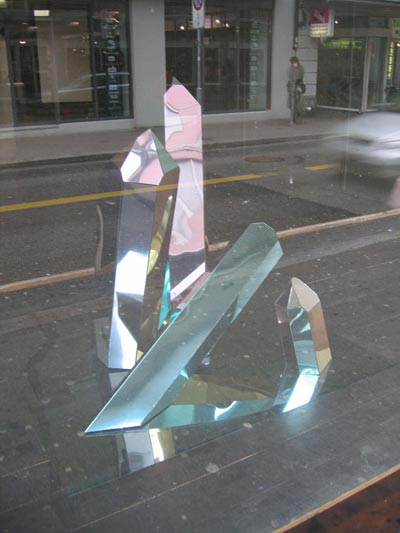 Simone Piller, crystal in window, message salon, Perla-Mode, Zurich 