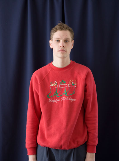 Lars Holdhus präsentiert "Christmas-Sweater-Collection"