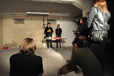 Daniel Lehan "Expose", performance, 21 October 2009, Perla-Mode, Zurich, photo Veronika Spierenburg